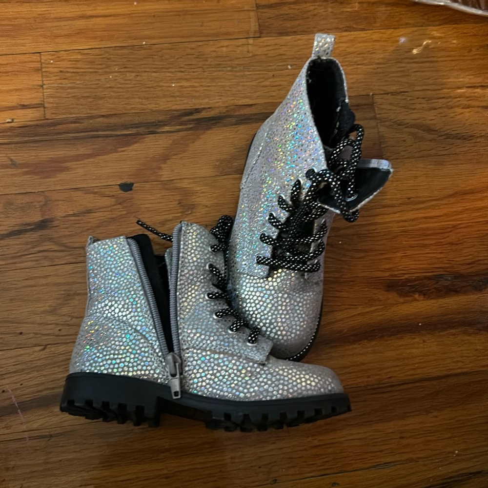 Cynthia Rowley girls boots